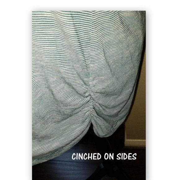 COLD SHOULDER CINCHED SIDES TOP-XL - Picture 4 of 5